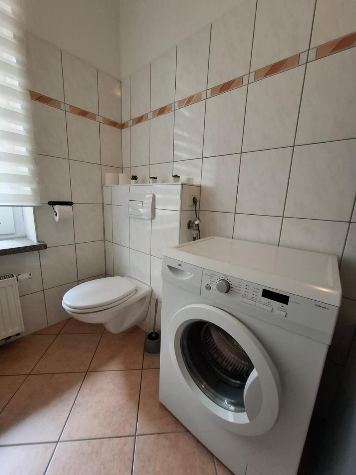 Altbauwohnung Direkt An Der Karli Mit Balkon - Netflix Inklusive Leipzig Exterior foto