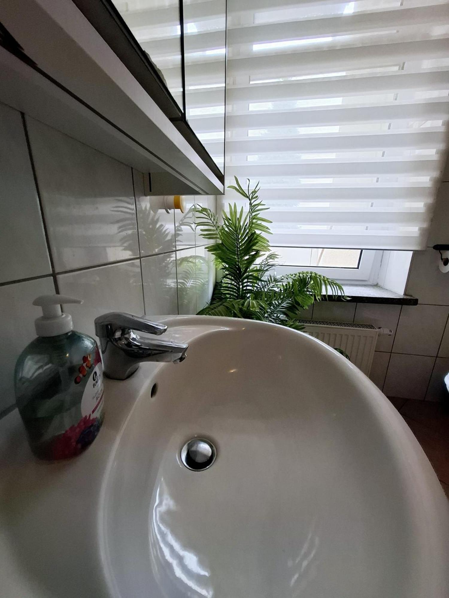 Altbauwohnung Direkt An Der Karli Mit Balkon - Netflix Inklusive Leipzig Exterior foto